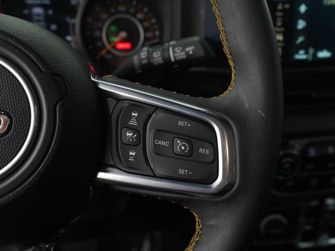 Used 2024 Jeep Wrangler Unlimited Sahara w/ Technology Group AWD/4WD image 25