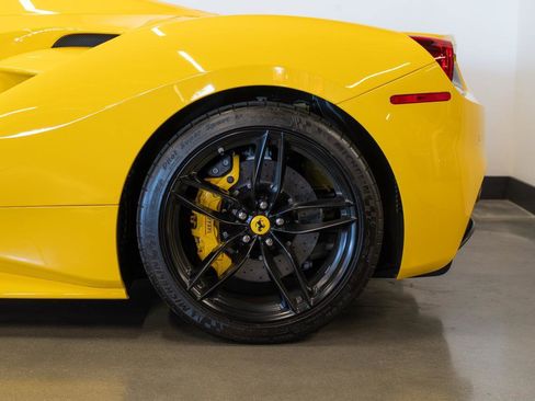 Used 2018 Ferrari 488 Spider image 19