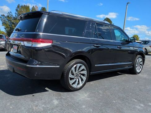 Used 2024 Lincoln Navigator L Premiere image 4