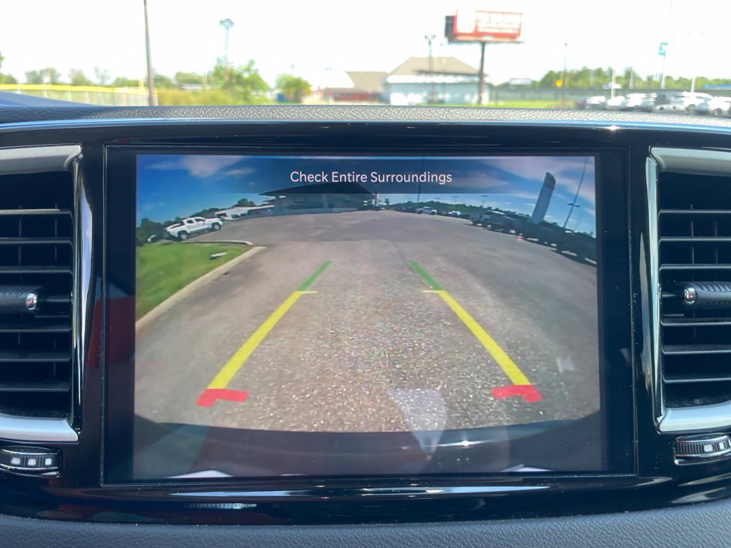 Used 2024 Chrysler Pacifica Touring-L FWD image 24