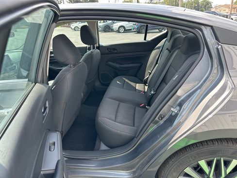 Used 2025 Nissan Altima 2.5 SV FWD image 14