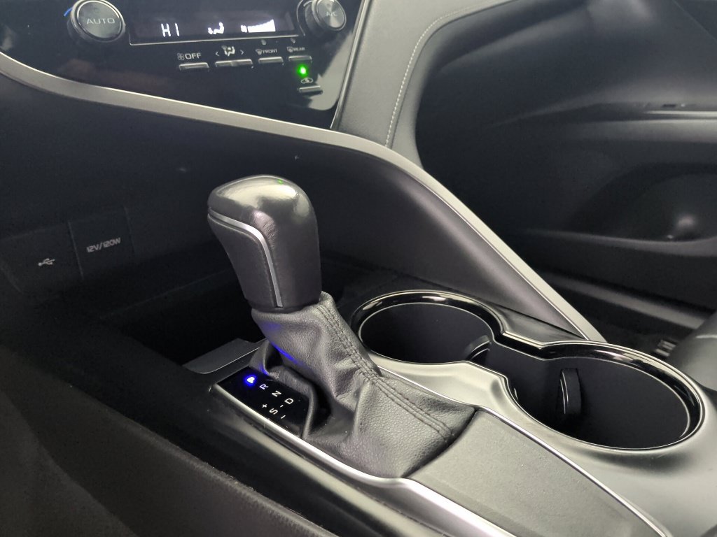 Used 2020 Toyota Camry SE FWD image 36