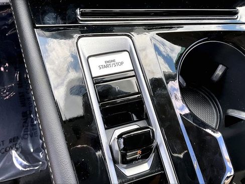 Certified 2024 Volkswagen Atlas SEL Premium R-Line image 29