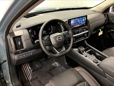 New 2026 Nissan Pathfinder Platinum AWD/4WD image 7