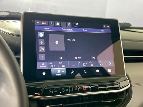 Used 2022 Jeep Compass Limited image 14