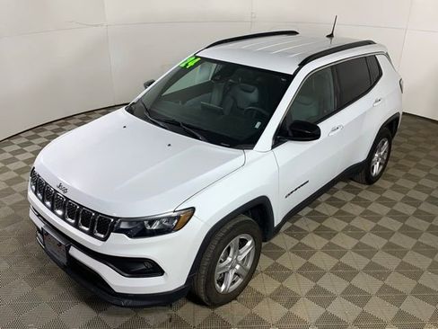 Used 2024 Jeep Compass Latitude AWD/4WD image 6