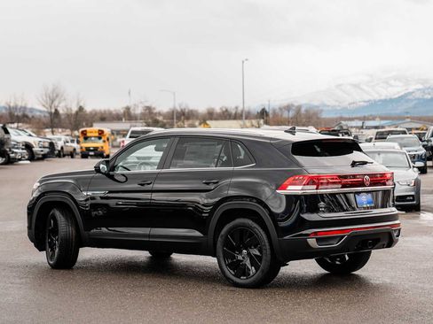 New 2026 Volkswagen Atlas Cross Sport SE image 2