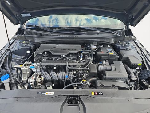 Used 2025 Hyundai Elantra SEL image 25