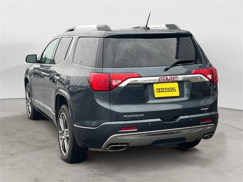 Used 2019 GMC Acadia Denali image 3