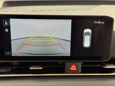 Used 2025 Kia Carnival EX image 29