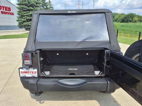 Used 2013 Jeep Wrangler Freedom Edition AWD/4WD image 22