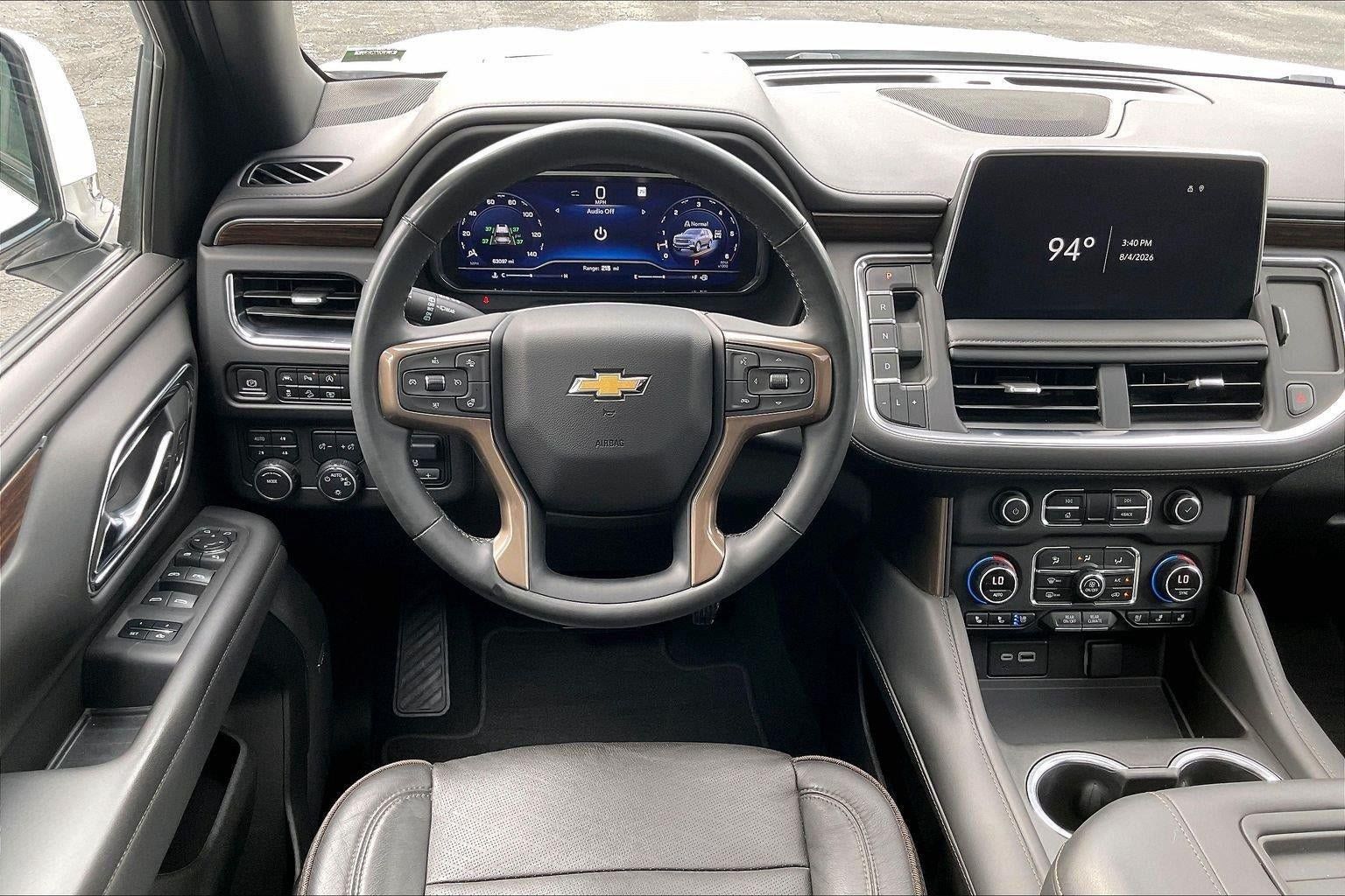 Used 2023 Chevrolet Suburban High Country w/ Premium Package AWD/4WD image 4