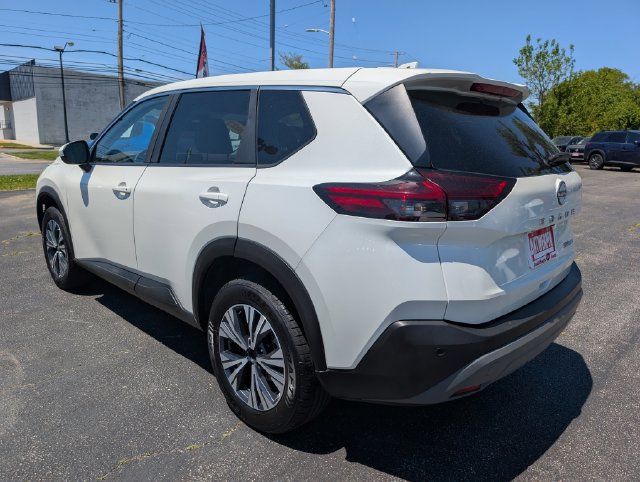 Used 2023 Nissan Rogue SV AWD/4WD image 5