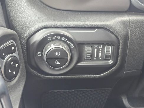 Used 2020 Jeep Gladiator Rubicon AWD/4WD image 30