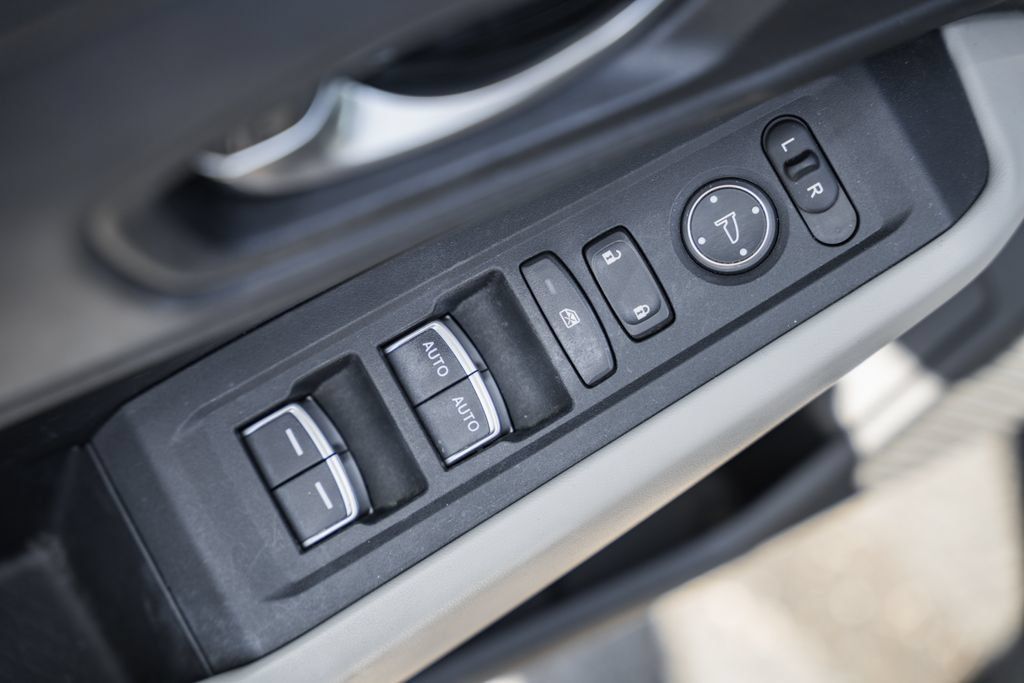 Used 2023 Honda Accord EX image 33
