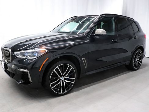 Used 2022 BMW X5 M50i w/ Executive Package image 3
