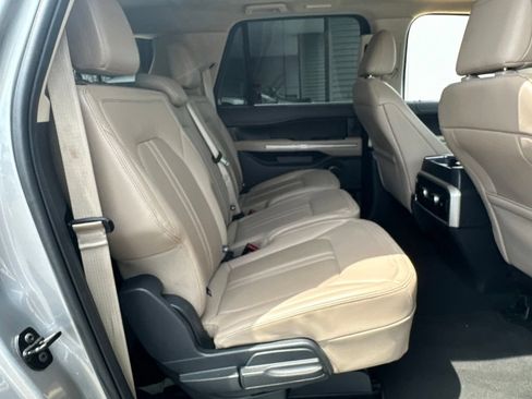 Used 2024 Ford Expedition Max Limited AWD/4WD image 11