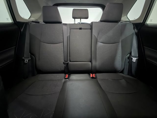 Used 2025 Toyota RAV4 XLE AWD/4WD image 15