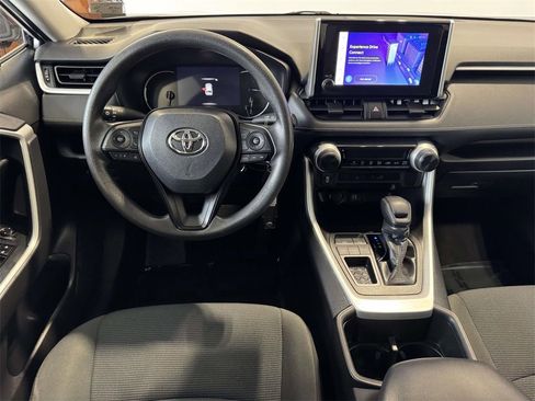 Used 2023 Toyota RAV4 LE image 19