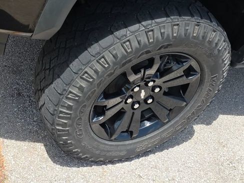 Used 2021 Chevrolet Colorado ZR2 w/ ZR2 Midnight Special Edition AWD/4WD image 9