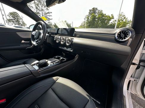 Used 2022 Mercedes-Benz CLA 250 image 28