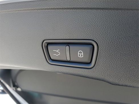 New 2024 Maserati Grecale GT image 7