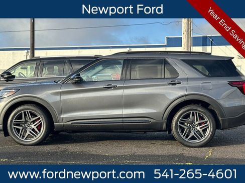 New 2026 Ford Explorer ST w/ Sun And Sound Package image 7