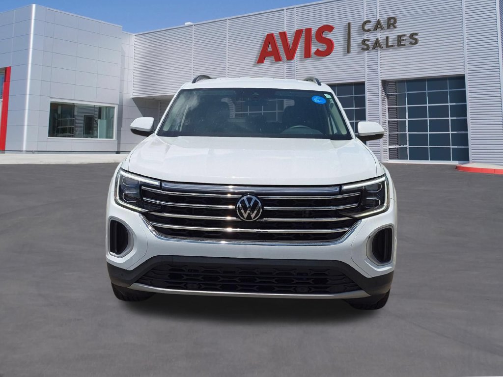 Used 2025 Volkswagen Atlas SE FWD image 2