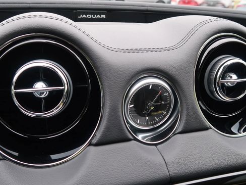 Used 2019 Jaguar XJ R-Sport image 34