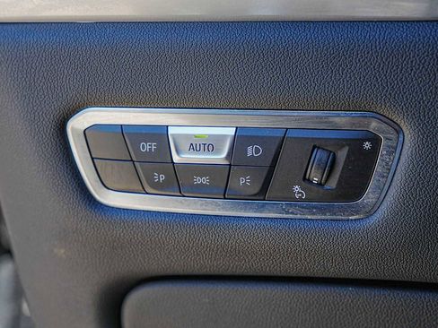 Used 2023 BMW X7 xDrive40i w/ Premium Package image 25