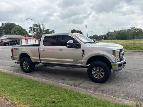 Used 2019 Ford F250 XLT w/ XLT Premium Package AWD/4WD image 8