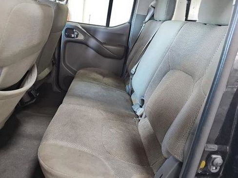 Used 2021 Nissan Frontier SV w/ Midnight Edition Floor Mats image 17