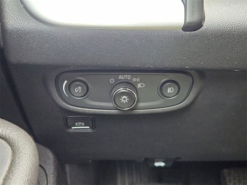 Used 2021 GMC Terrain SLT image 20