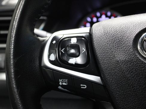 Used 2015 Toyota Camry XSE w/ Advanced Technology Package image 10