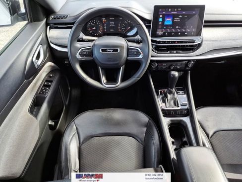 Used 2023 Jeep Compass Latitude AWD/4WD image 8