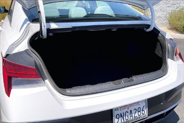 Used 2024 Hyundai Elantra Limited FWD image 34