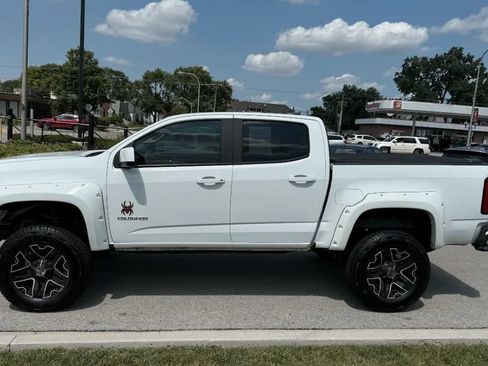Used 2017 Chevrolet Colorado Z71 AWD/4WD image 2
