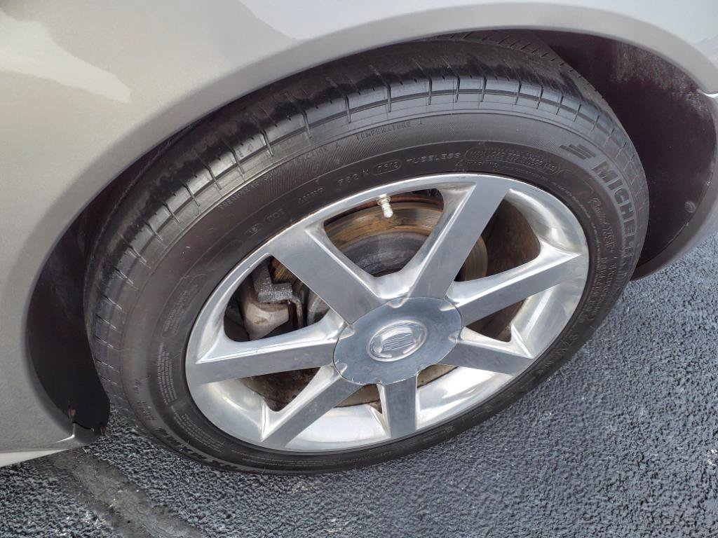 Used 2005 Cadillac XLR RWD image 19