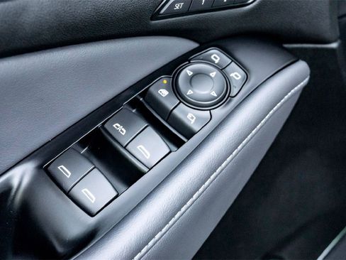 Used 2024 Buick Enclave Premium image 11