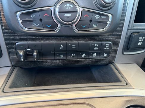 Used 2018 RAM 1500 Limited image 19