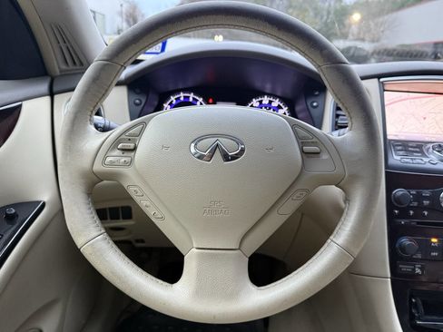 Used 2011 INFINITI EX35 Journey w/ Premium Pkg image 28