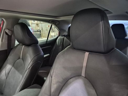 Used 2020 Toyota Camry XSE FWD image 11
