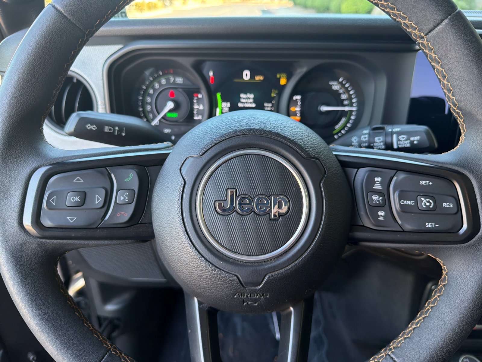 Used 2024 Jeep Wrangler Unlimited AWD/4WD image 27