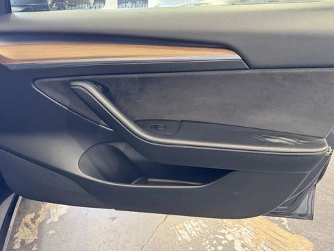Used 2023 Tesla Model 3 Standard Range RWD image 7