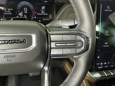Used 2025 GMC Yukon Denali Ultimate AWD/4WD image 14