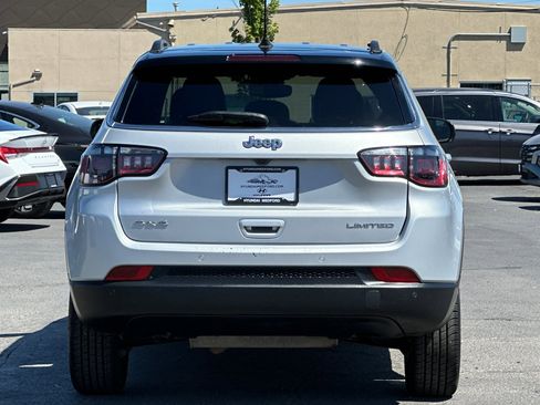 Used 2025 Jeep Compass Limited AWD/4WD image 5