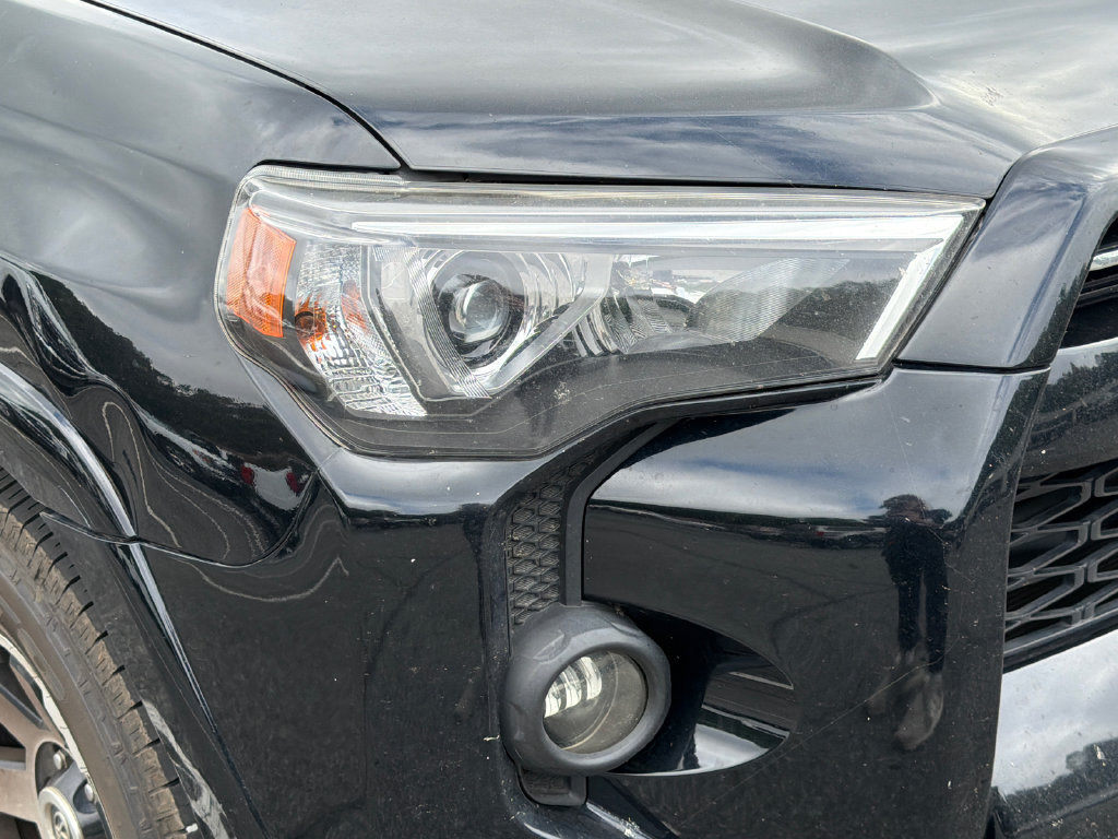 Used 2021 Toyota 4Runner SR5 Premium w/ Moonroof Package AWD/4WD image 10