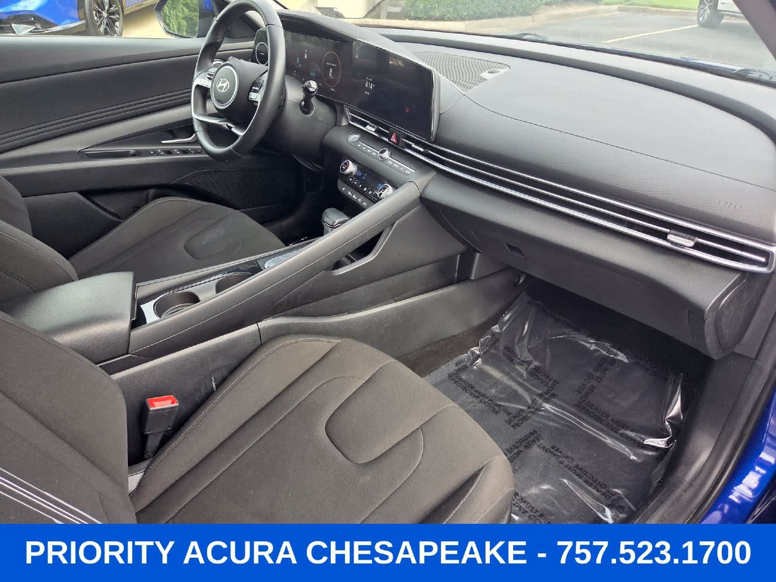 Used 2025 Hyundai Elantra SEL FWD image 25