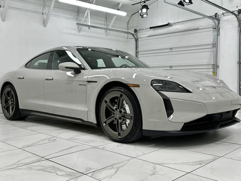 Certified 2025 Porsche Taycan Turbo image 8