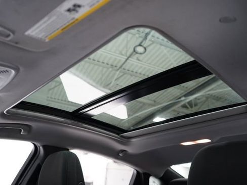 Used 2024 Chevrolet Malibu LT image 19